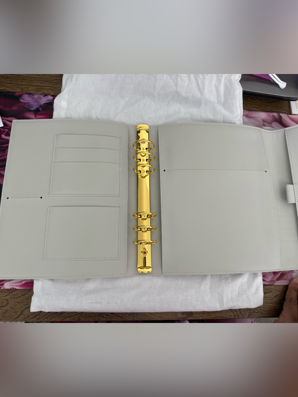 Erin Condren Cream Embossed Geometric Crossbody Clutch - Picture 3 of 3